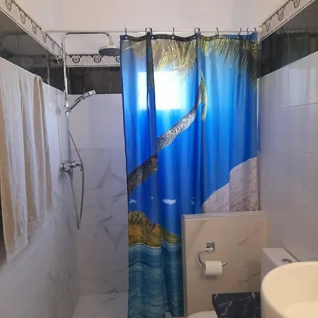 Sea And Garden House